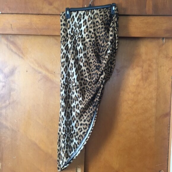 Leopard Print Asymmetrical Skirt - Picture 1 of 2